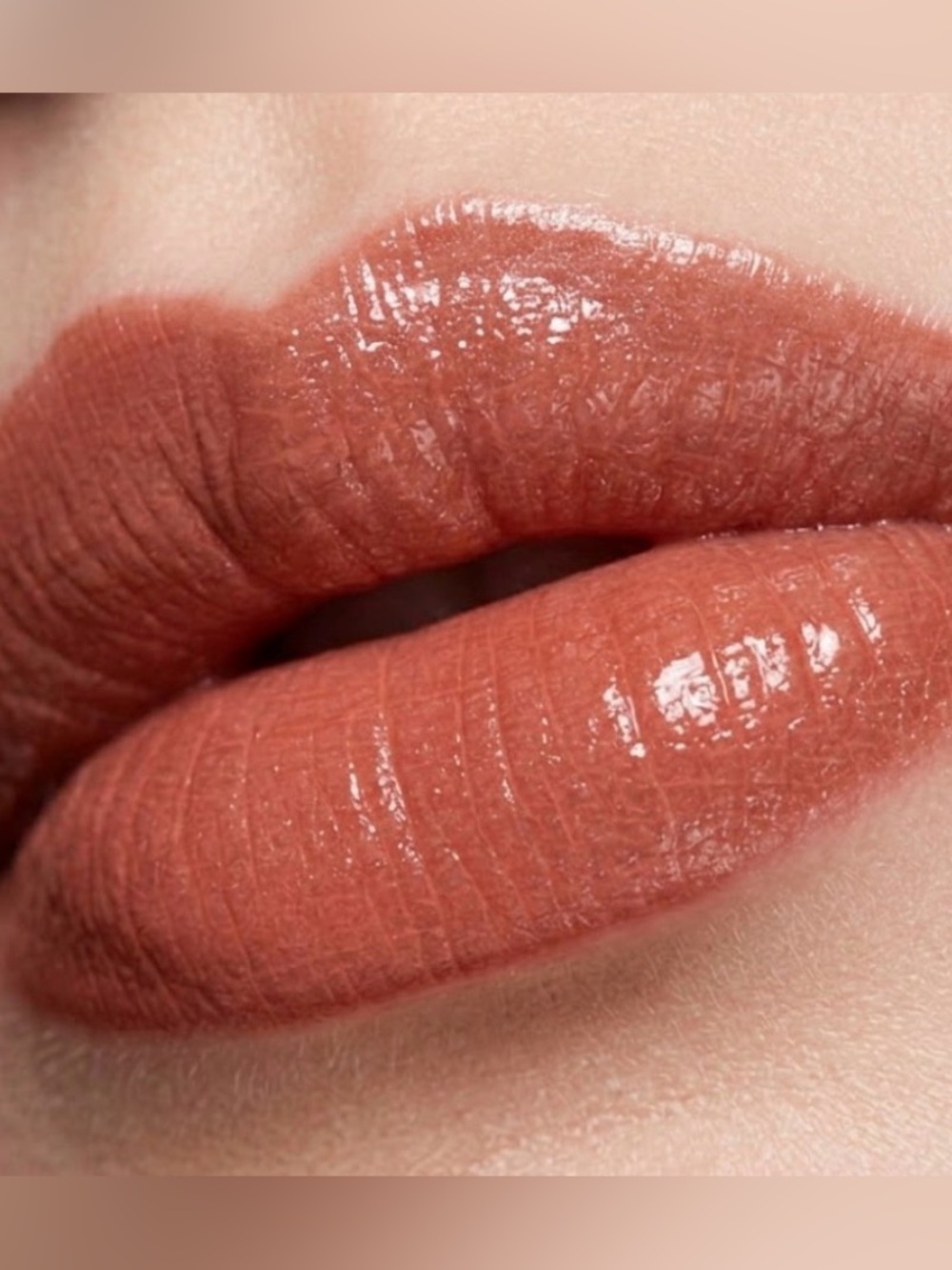 Chanel Rouge Coco Baume in 752 Honey Bliss Hydrating tinted lip balm